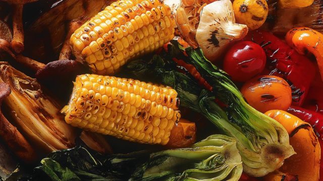 https://www.glampinlife.com/wp-content/uploads/2017/09/Campfire-Corn-On-The-Cob-Campfire-Recipe_1-640x360.jpg